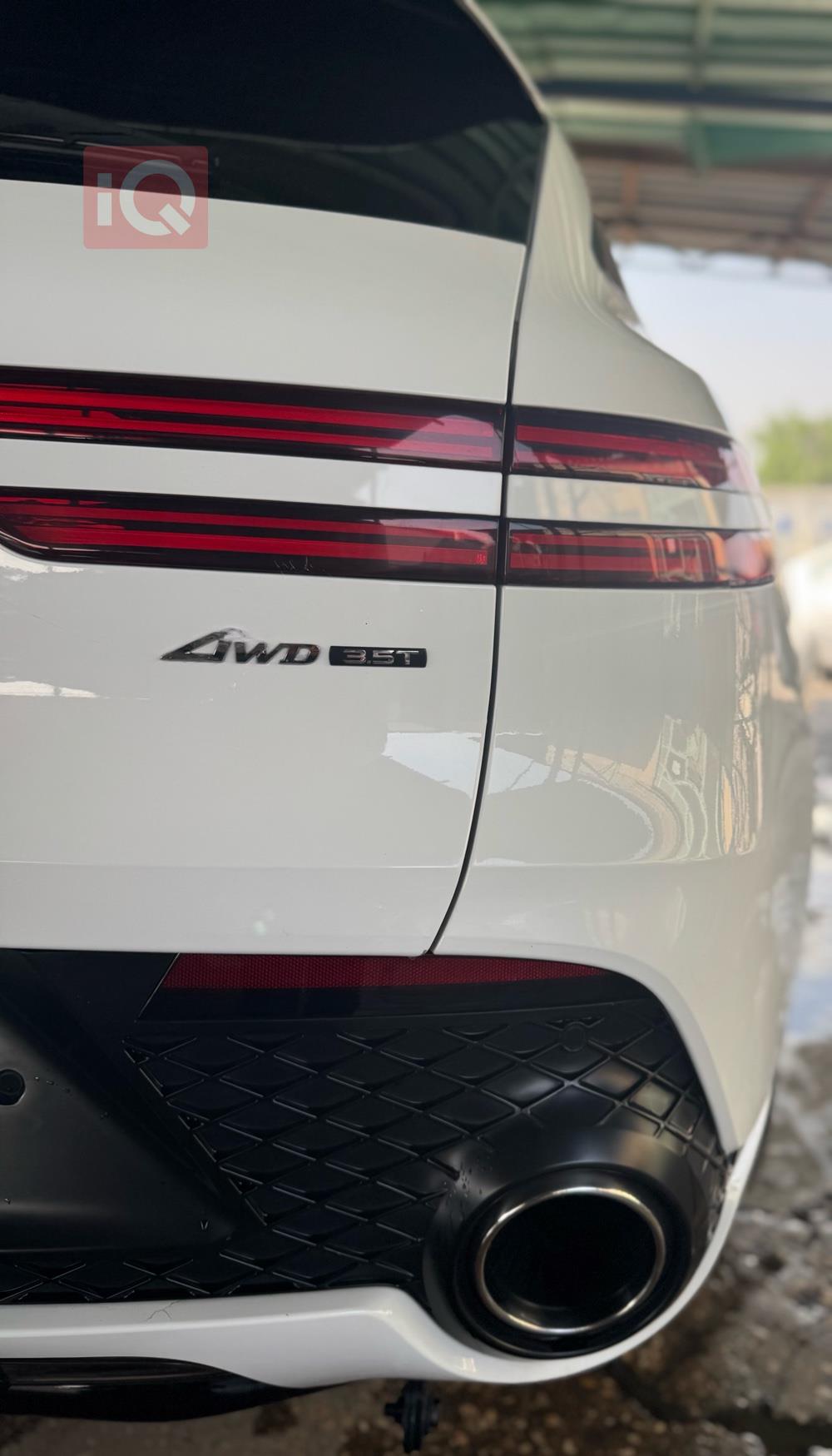 جێنسس GV70